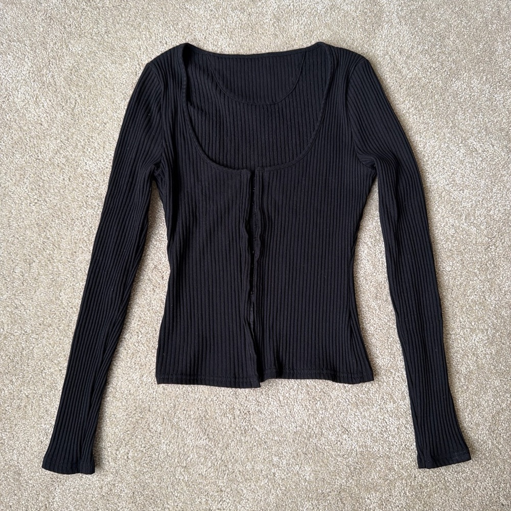 Lounge Hook Black Long Sleeve Top